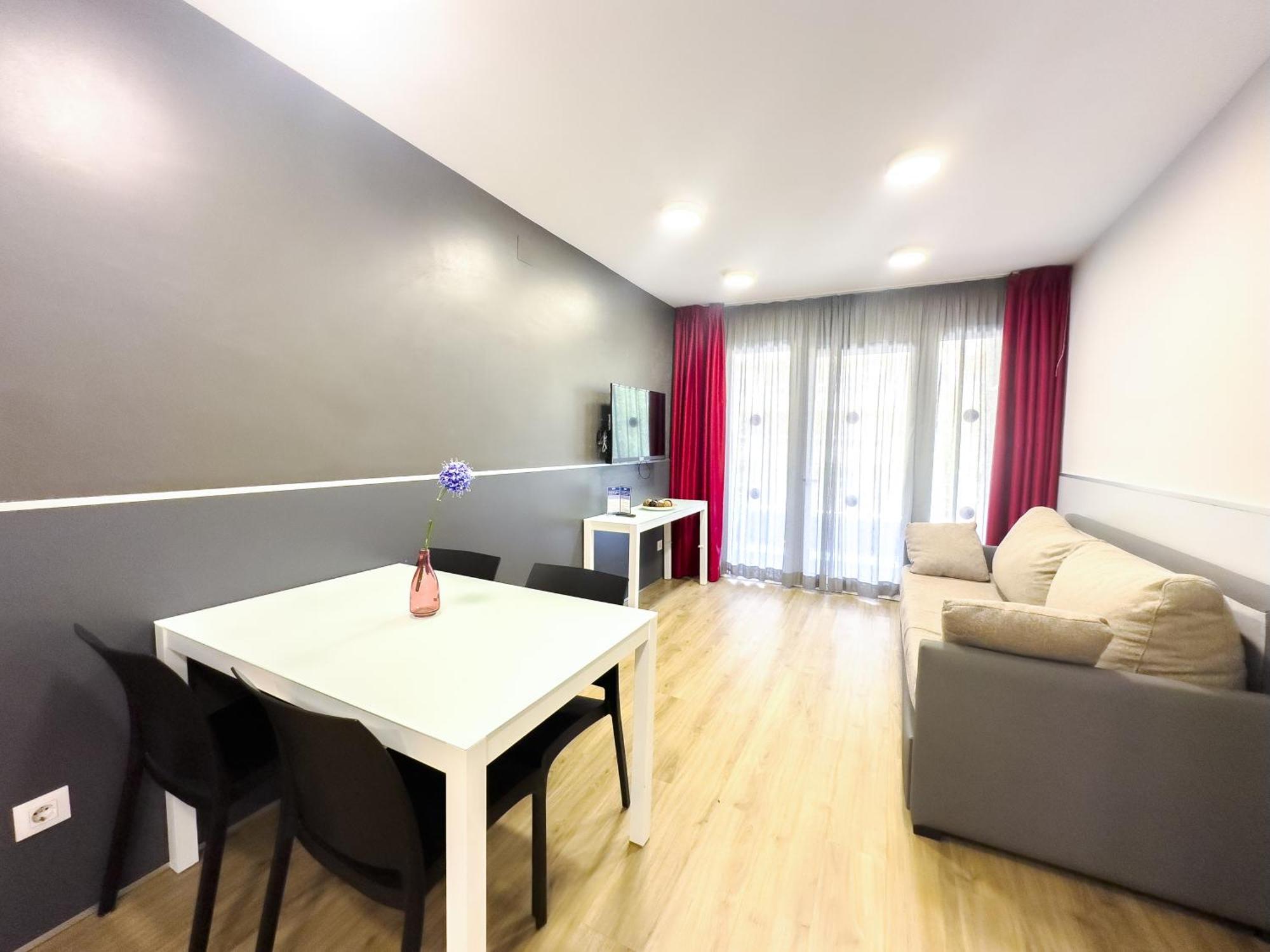 Rentalmar Zahara Family Suites Salou Exterior foto