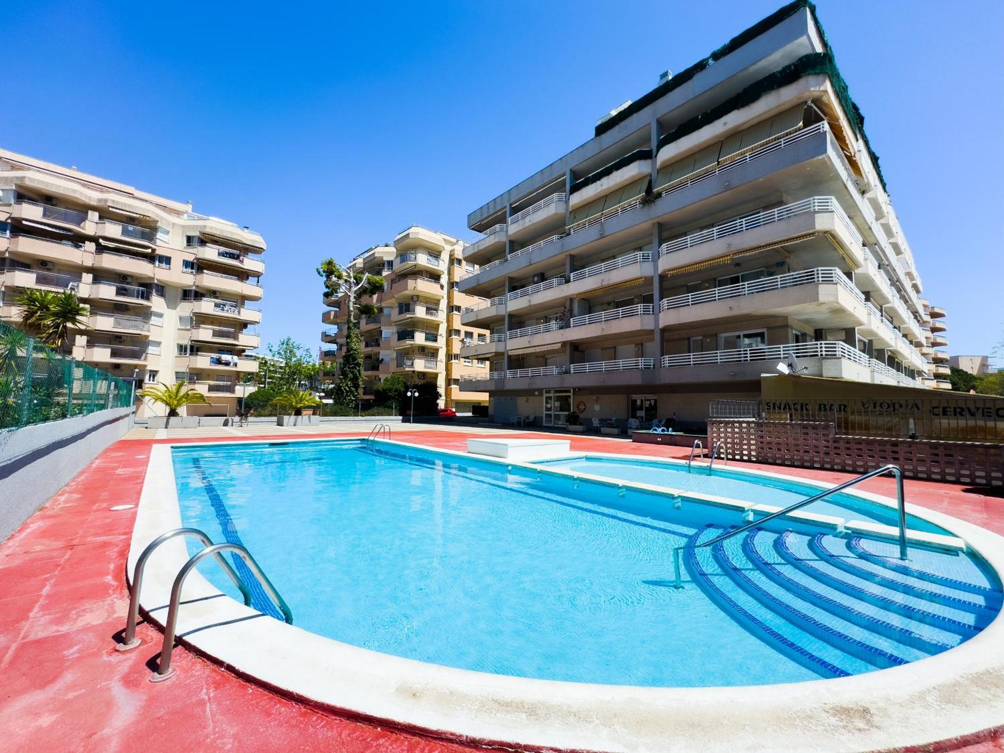 Rentalmar Zahara Family Suites Salou Exterior foto