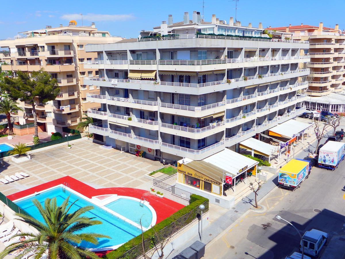 Rentalmar Zahara Family Suites Salou Exterior foto